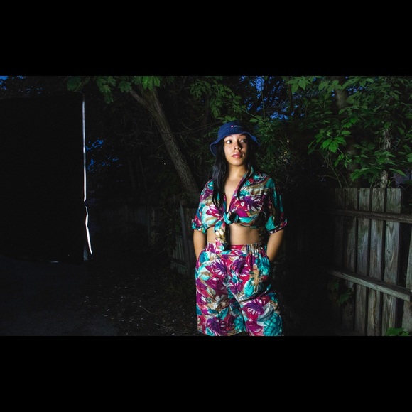 Hawaiian outfit. - Picture 1 of 2